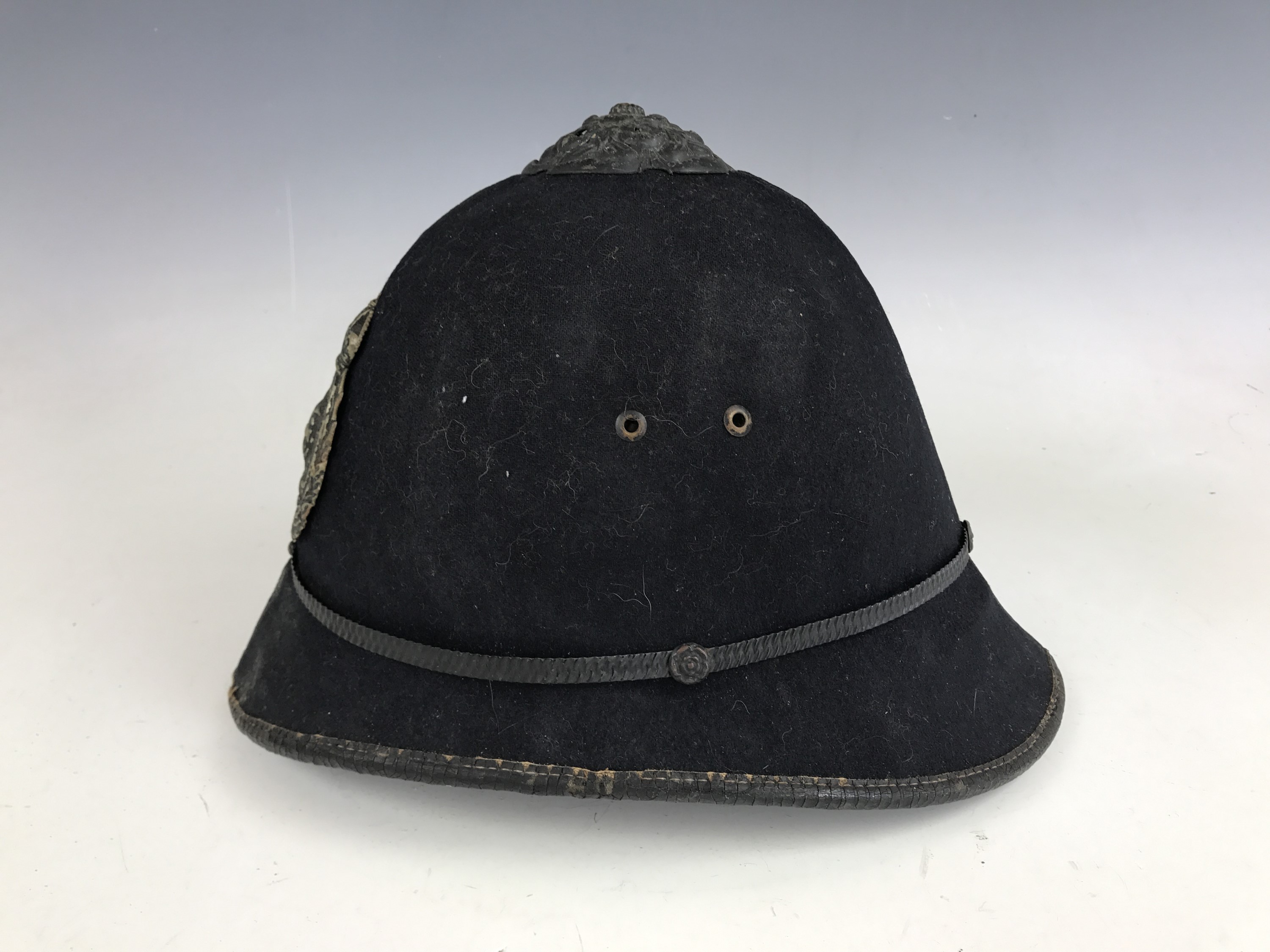 An early 20th Century Carlisle Police helmet - Image 3 of 6