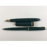 1950s boxed Parker Duofold pens in "Forest Green", comprising capillary action fountain pen and