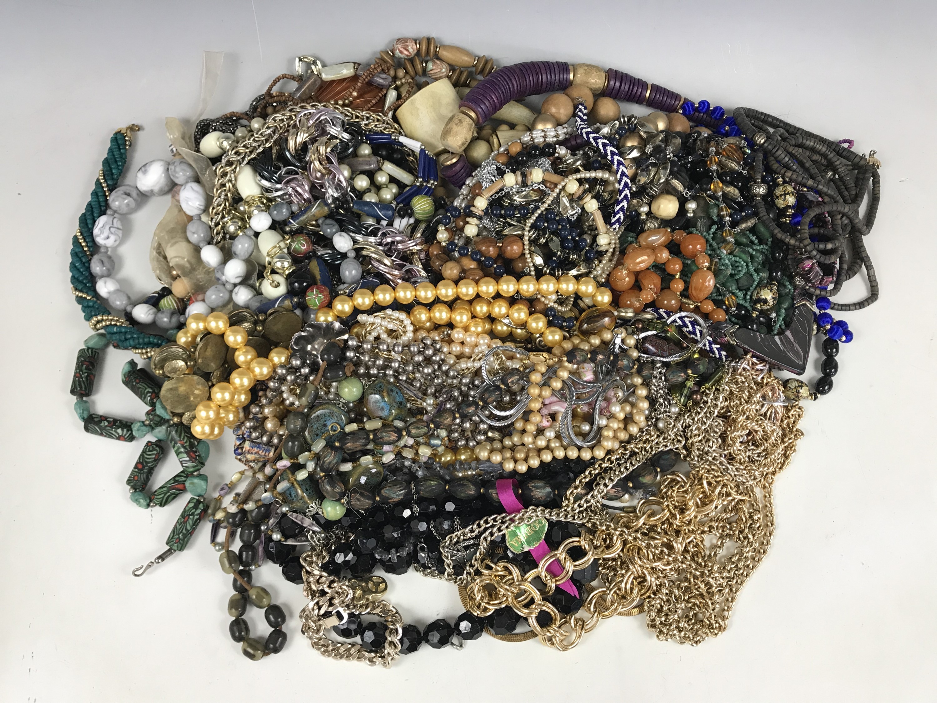 A large collection of vintage costume jewellery necklaces