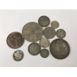 Sundry Georgian, Victorian and later coinage including a silver George IV 1822 crown and an 1834 one