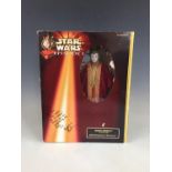 [Autograph] A Hasbro 1999 Portrait Edition Star Wars: Episode I "Queen Amidala in Red Senate Gown"