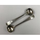 A pair of George III silver King's pattern salt spoons, having wriggle-work engraved decoration,
