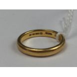 A 22ct gold wedding band, 5.4g