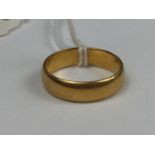 A 22ct gold wedding band, 5.5g