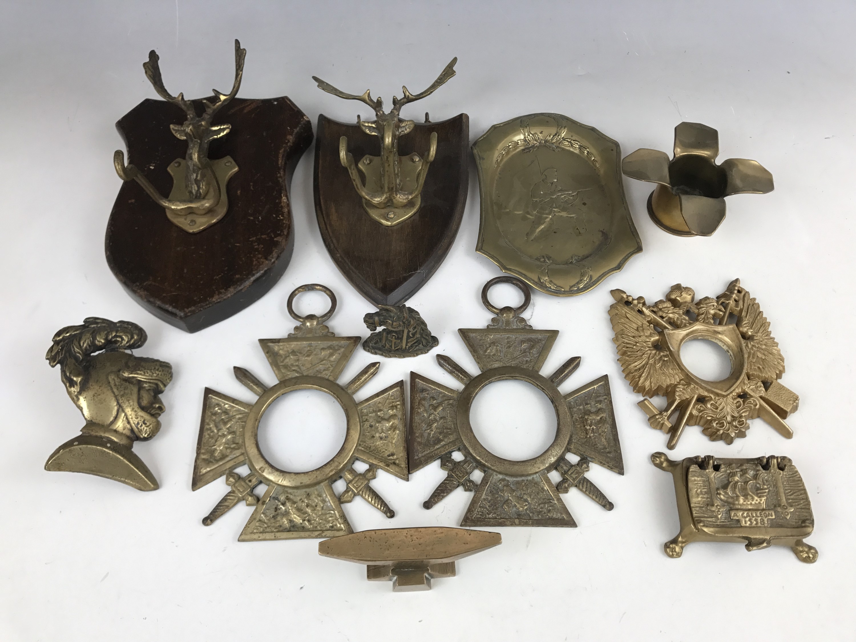 A quantity of trench art, cast brass and other decorative metalware