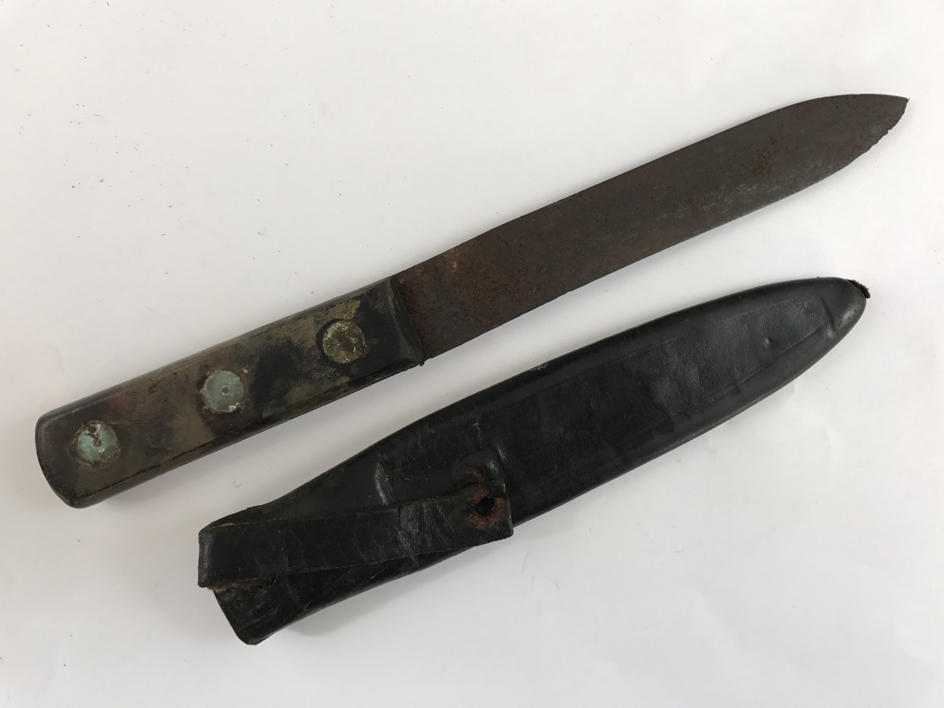A Victorian Green River knife