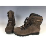 A pair of Harkila Mountain Hunt GTx7' boots, size 9 (un-worn, slight tear to right boot)