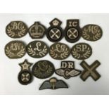 Sundry British Army cloth qualification / trade badges etc
