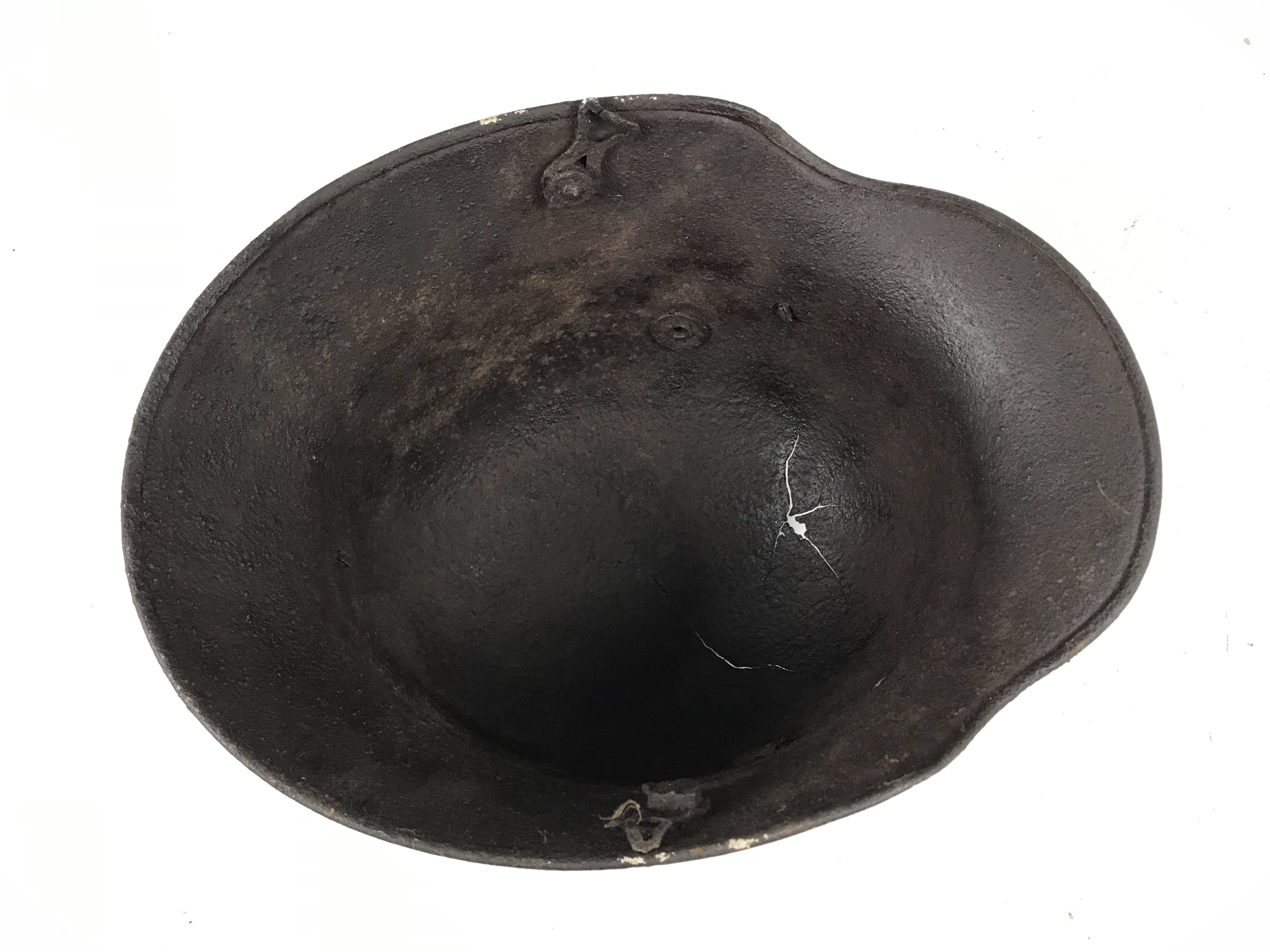 A relic Imperial German steel helmet exhibiting fractures - Image 5 of 5