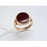 A Victorian gentleman's 9ct gold and carnelian signet ring, 5.5g