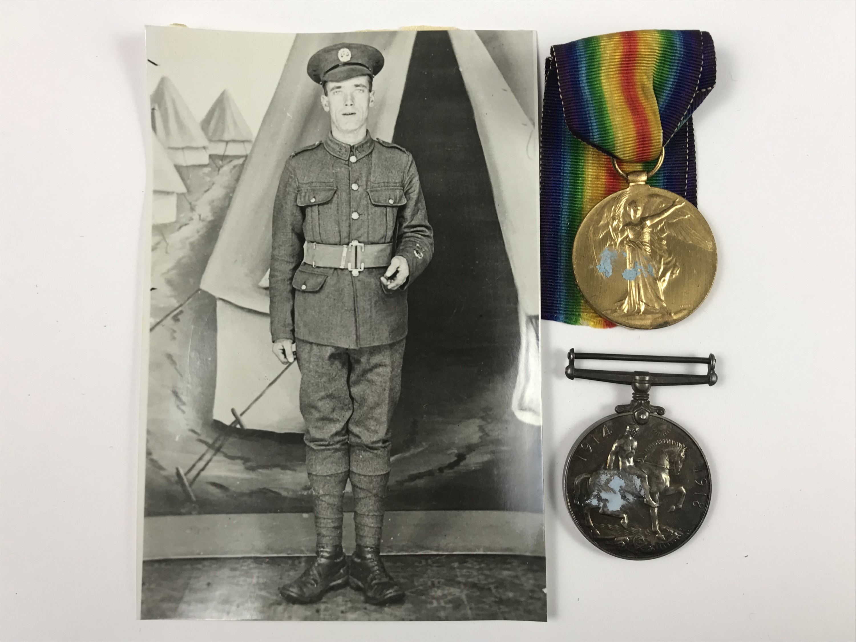 British War and Victory Medals to 22596 Pte S Woolford, Hampshire Regiment, together with a portrait