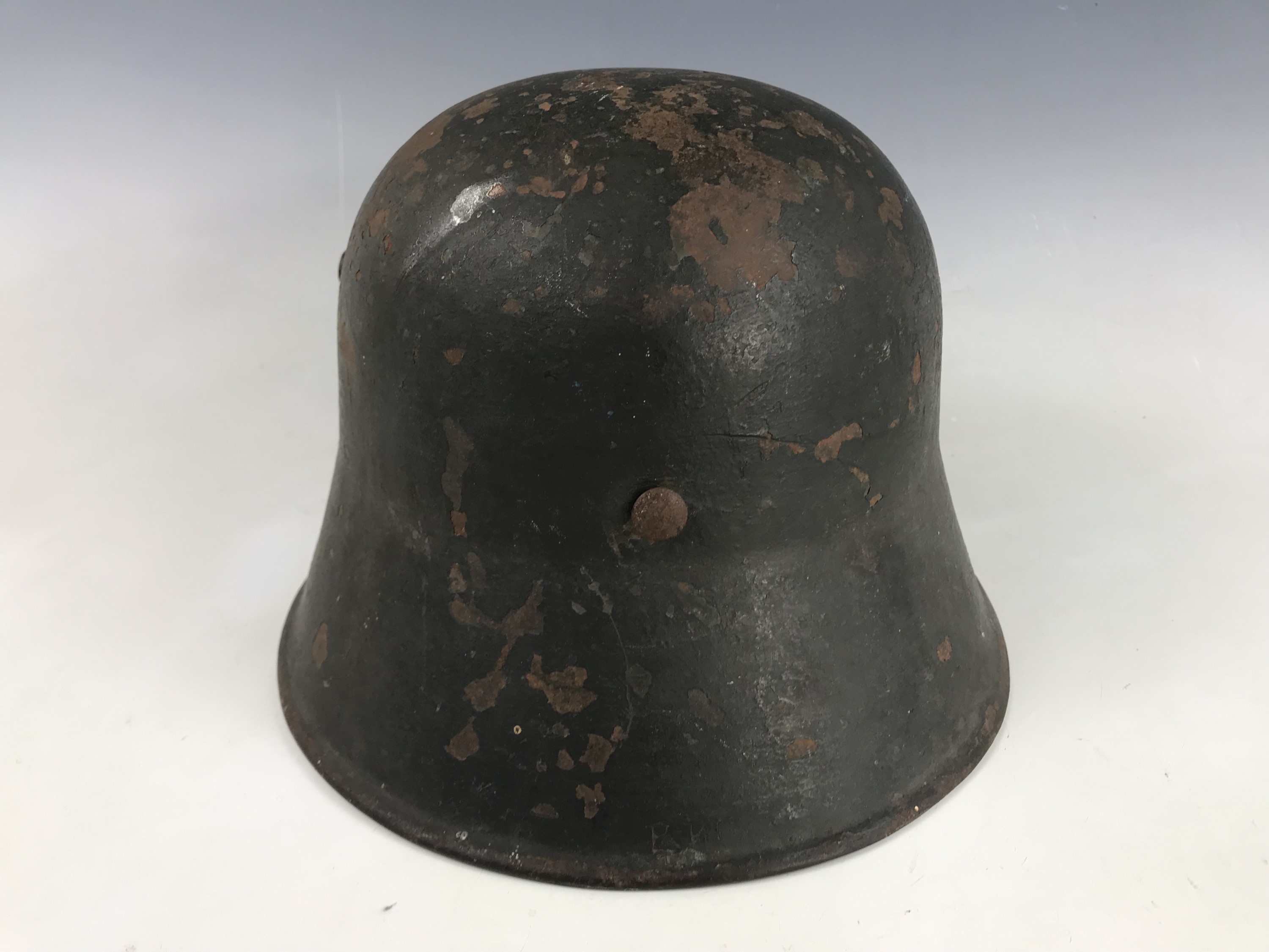 An Imperial German German steel helmet bearing German Third Reich Army decal and M 35 liner - Image 3 of 5