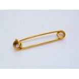 A 9ct gold stock pin, 1.8g