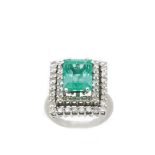 White gold, emerald and diamonds ring