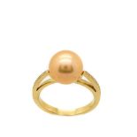 Gold, pearl and diamonds ring