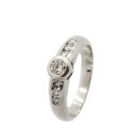 White gold and diamonds ring