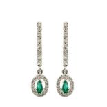 White gold, emerald and diamonds earrings