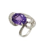 White gold, amethyst and diamonds ring