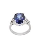 White gold, blue sapphire and diamonds ring