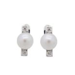 White gold, cultured pearl and diamonds earrings