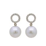 White gold, diamonds and cultured pearl earrings