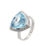 White gold 14K, blue topaz and diamonds ring