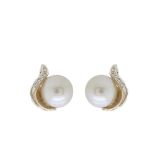 White gold, cultured pearl and diamonds earrings