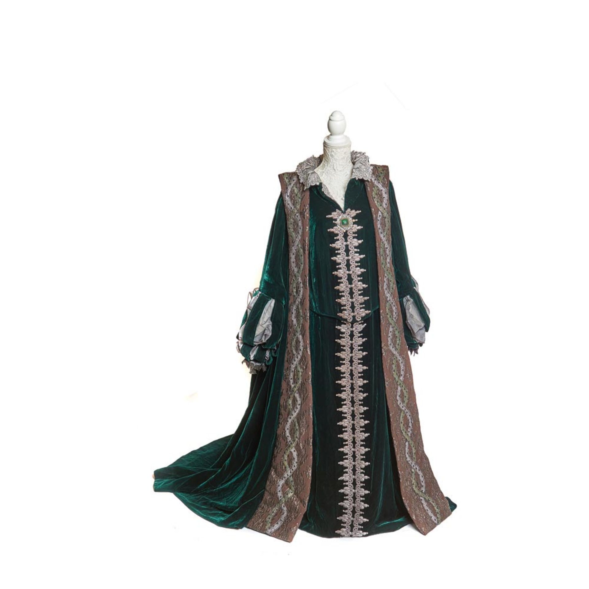 Dress of Montserrat Caballé for the Opera "Henry VIII", composer, Camille Saint-Saëns
