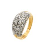 Sortija en oro bicolor con centro diseño bombé de diamantes talla brillante engastados en garras.