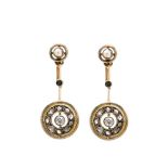 Pendientes en oro y platino con diamantes tallas brillante antigua y rosa holandesa, c.1930. Peso