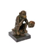 Escuela francesa, s.XX. Mono Darwin. Escultura en bronce según modelo de Wolfang Hugo Rheinhold.