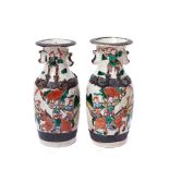 Pareja de jarrones en porcelana china de Nanking con decoración de guerreros, primer tercio del s.