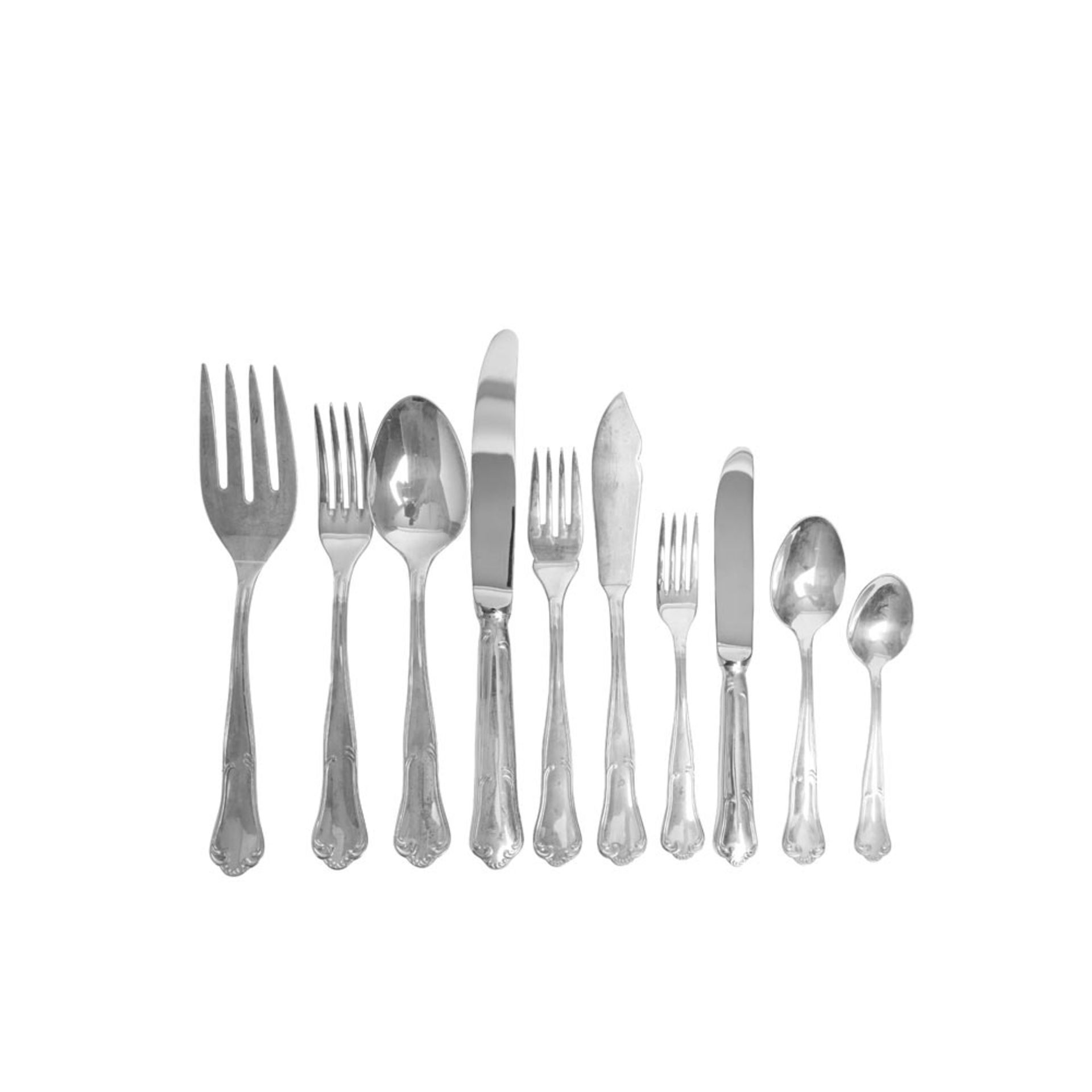 Cubertería en plata punzonada, segunda mitad del s.XX. Compuesta por doce tenedores, doce cucharas y
