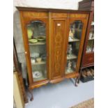 Good quality Edwardian mahogany and marquetry inlaid display cabinet with a pair of bevelled glass