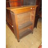 20th Century oak open bookcase having three adjustable shelves with reeded decoration and stile