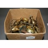 Small quantity of various brass door knobs