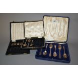 Cased set of six silver grapefruit spoons with knife,