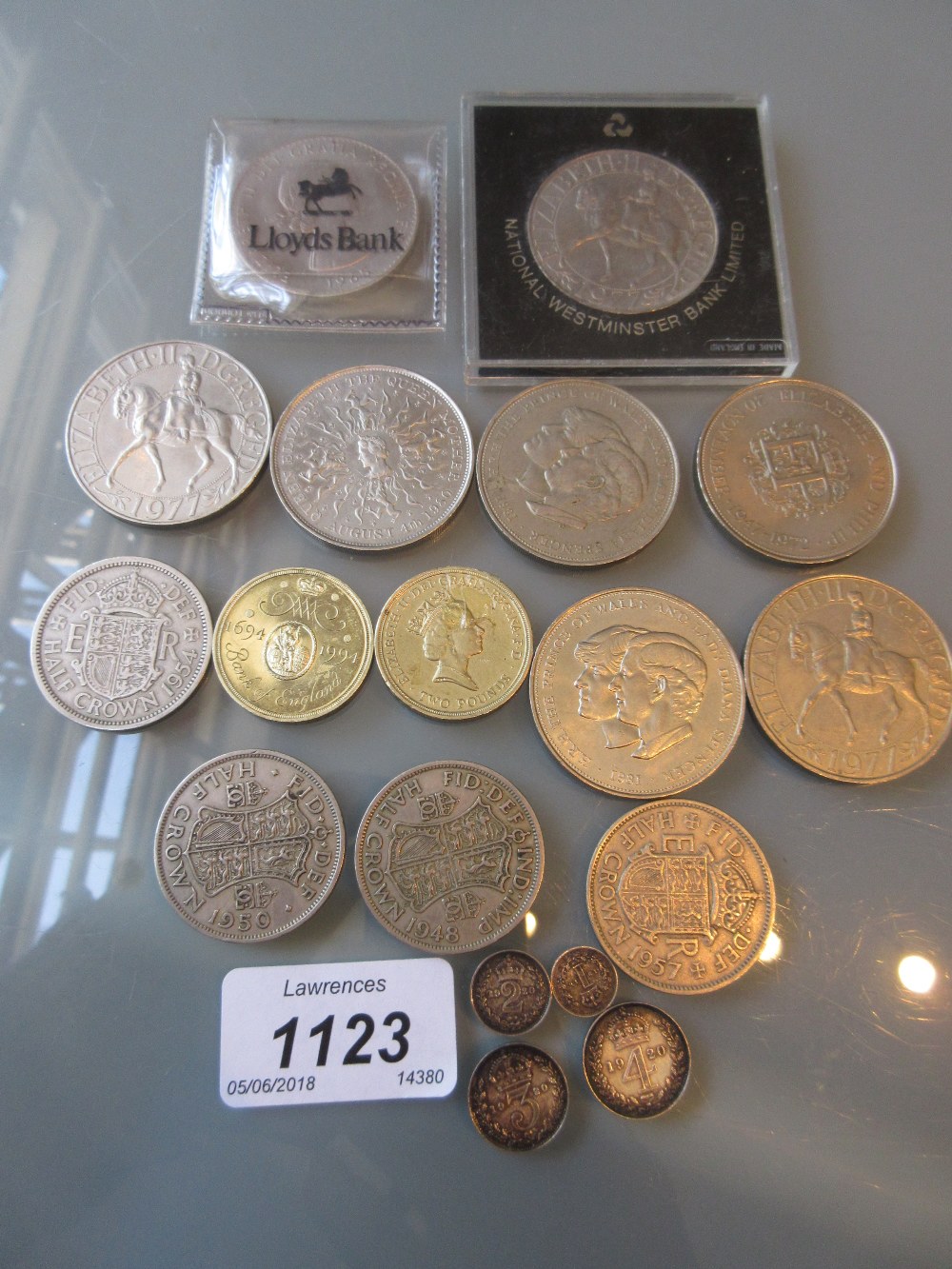 1920 George V maundy set of four coins (unboxed) and a quantity of various crowns etc.
