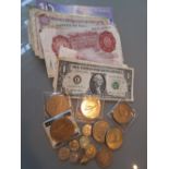 Small quantity of coinage and bank notes