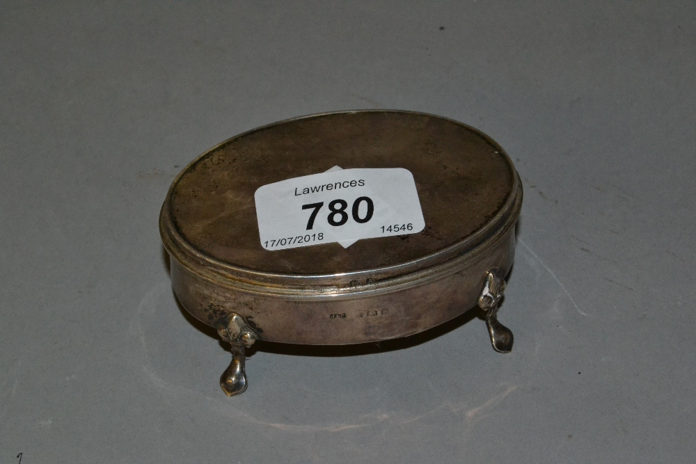 Oval Birmingham silver trinket box on low supports (at fault)