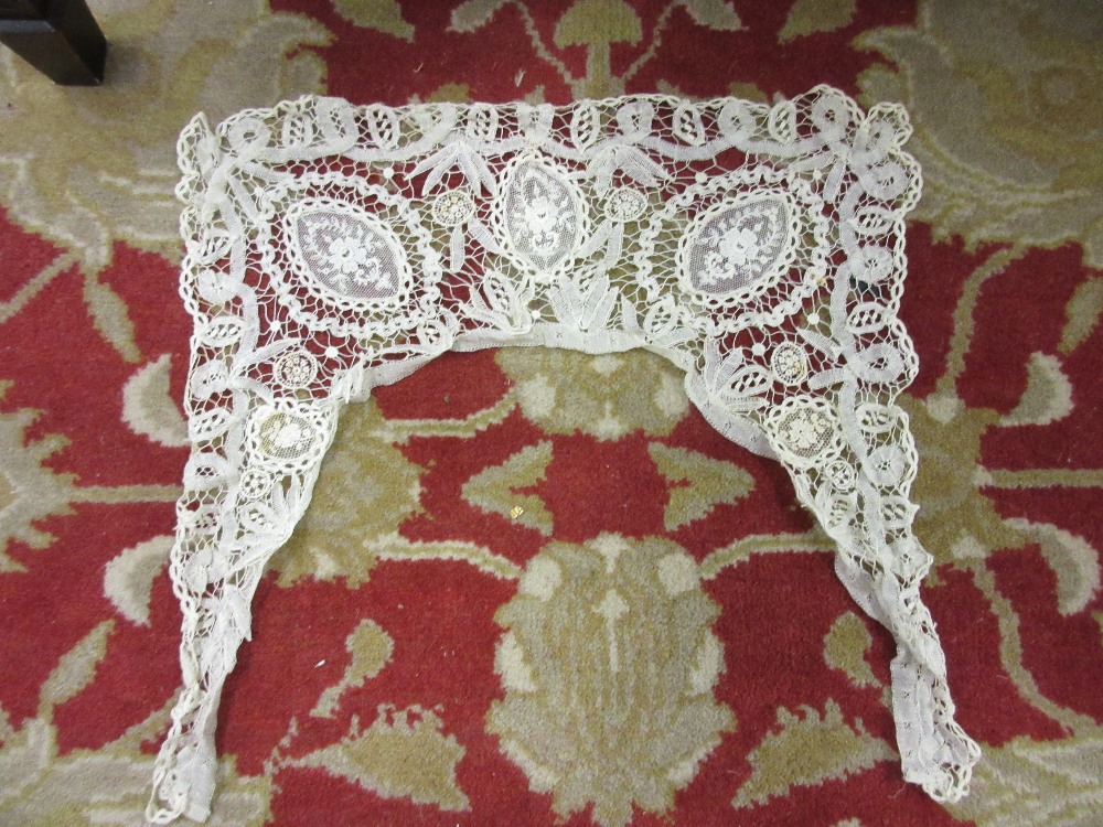 Small quantity of various lace work trimmings - Image 18 of 18