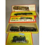 Triang Hornby 00 gauge 2-10-0 locomotive and tender Evening Star, another,