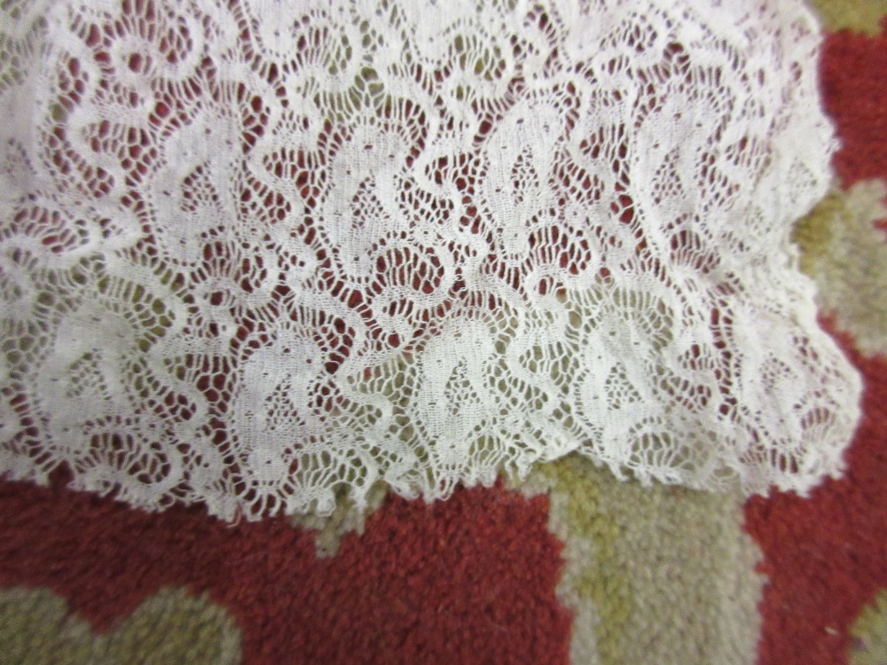 Small quantity of various lace work trimmings - Image 9 of 18