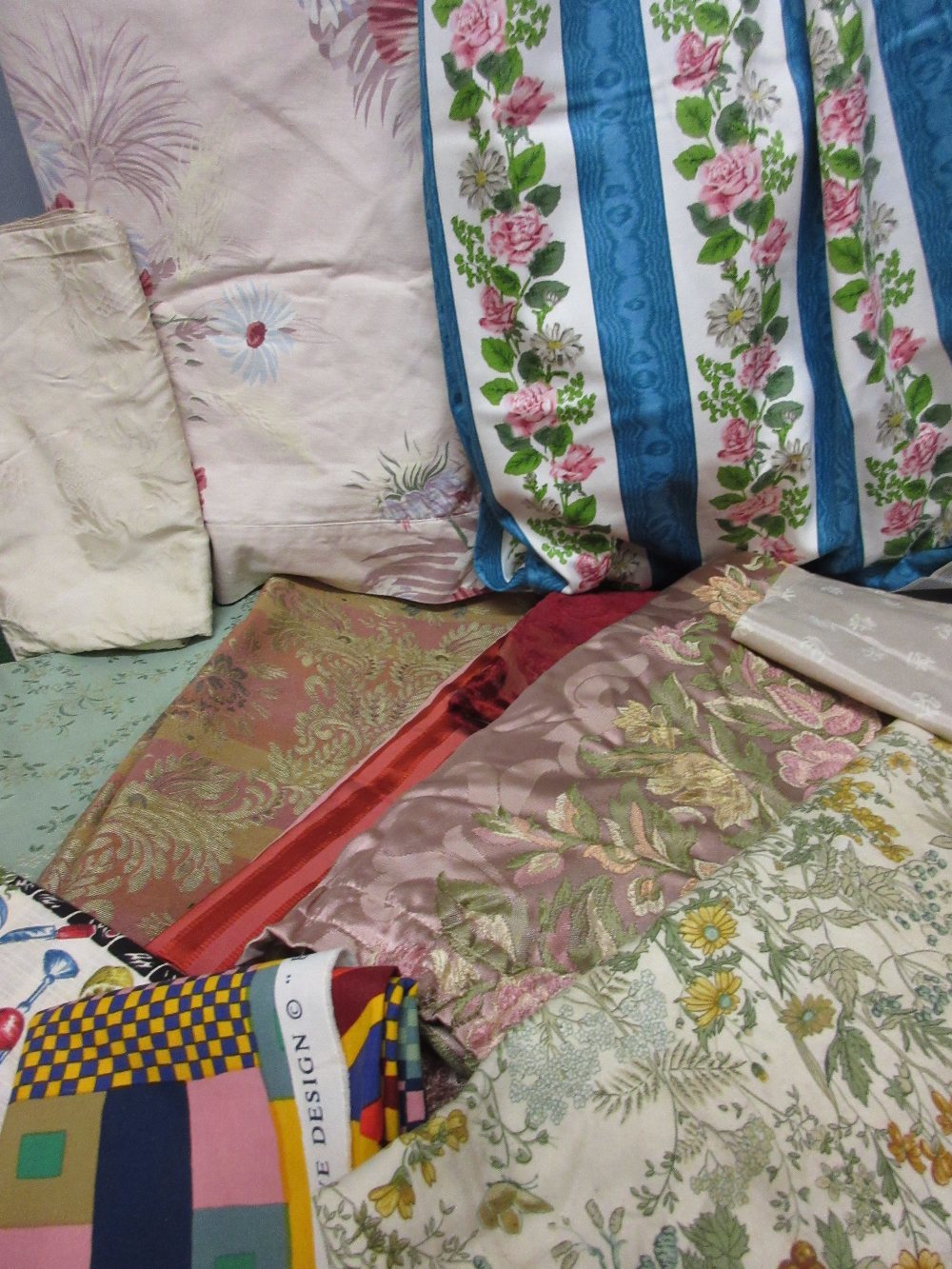 Large quantity of various fabrics including some by Sanderson etc - Image 2 of 2