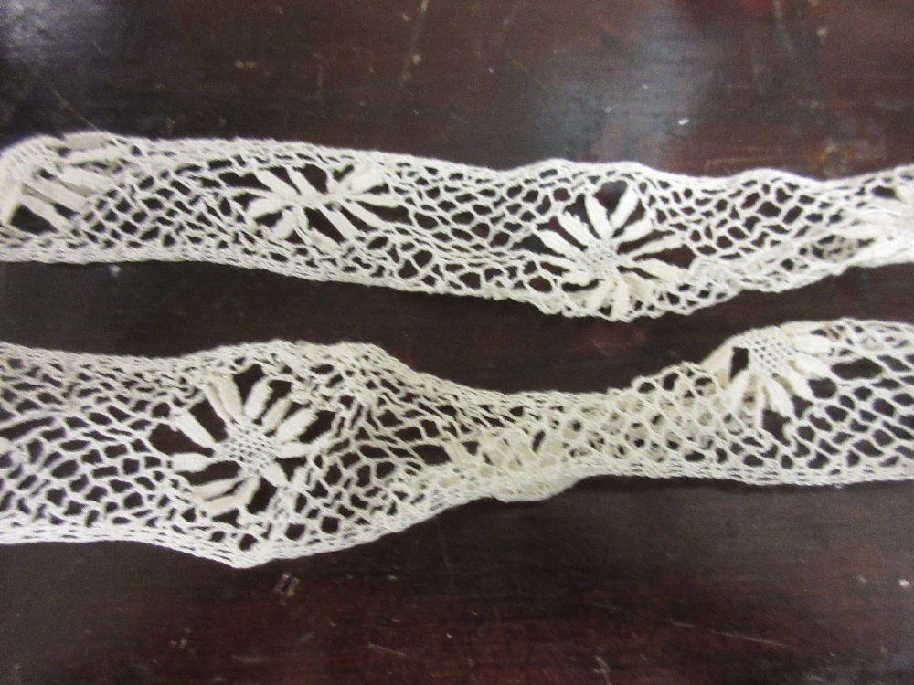 Small quantity of various lace work trimmings - Image 2 of 18