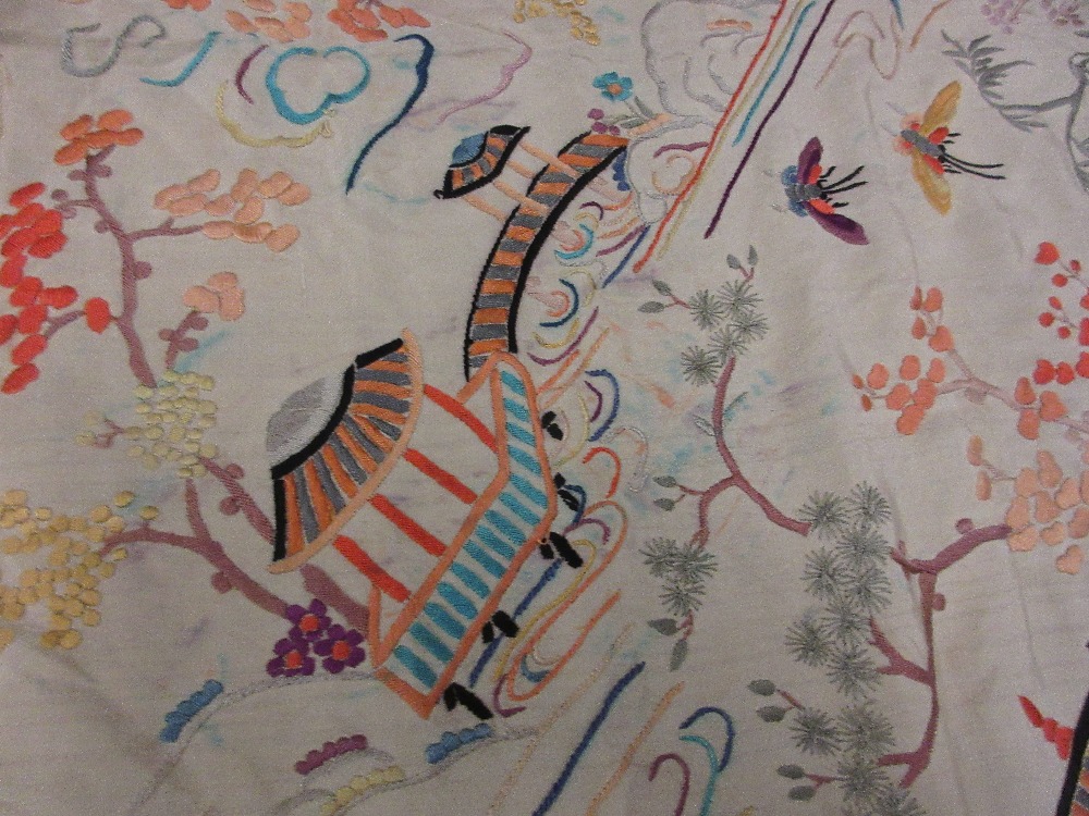 Early 20th Century oriental silk embroidered shawl with tasselled border decorated with chinoiserie - Image 5 of 8