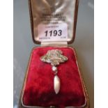 Art Nouveau silver brooch with suspended pearls CONDITION REPORT Pendant is marked