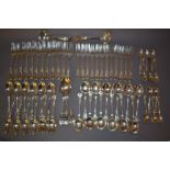 Sheffield silver twelve place setting canteen of Queens pattern cutlery comprising: twelve table