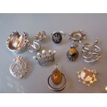 Quantity of antique and later silver jewellery