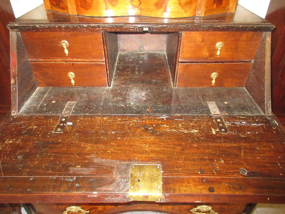 18th Century South German / North Italian walnut and marquetry bureau cabinet, - Image 7 of 15